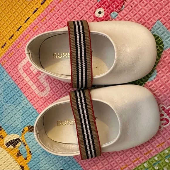 Burberry White Kids Dress Shoes with Red and Black Stripes - Picture 4 of 7